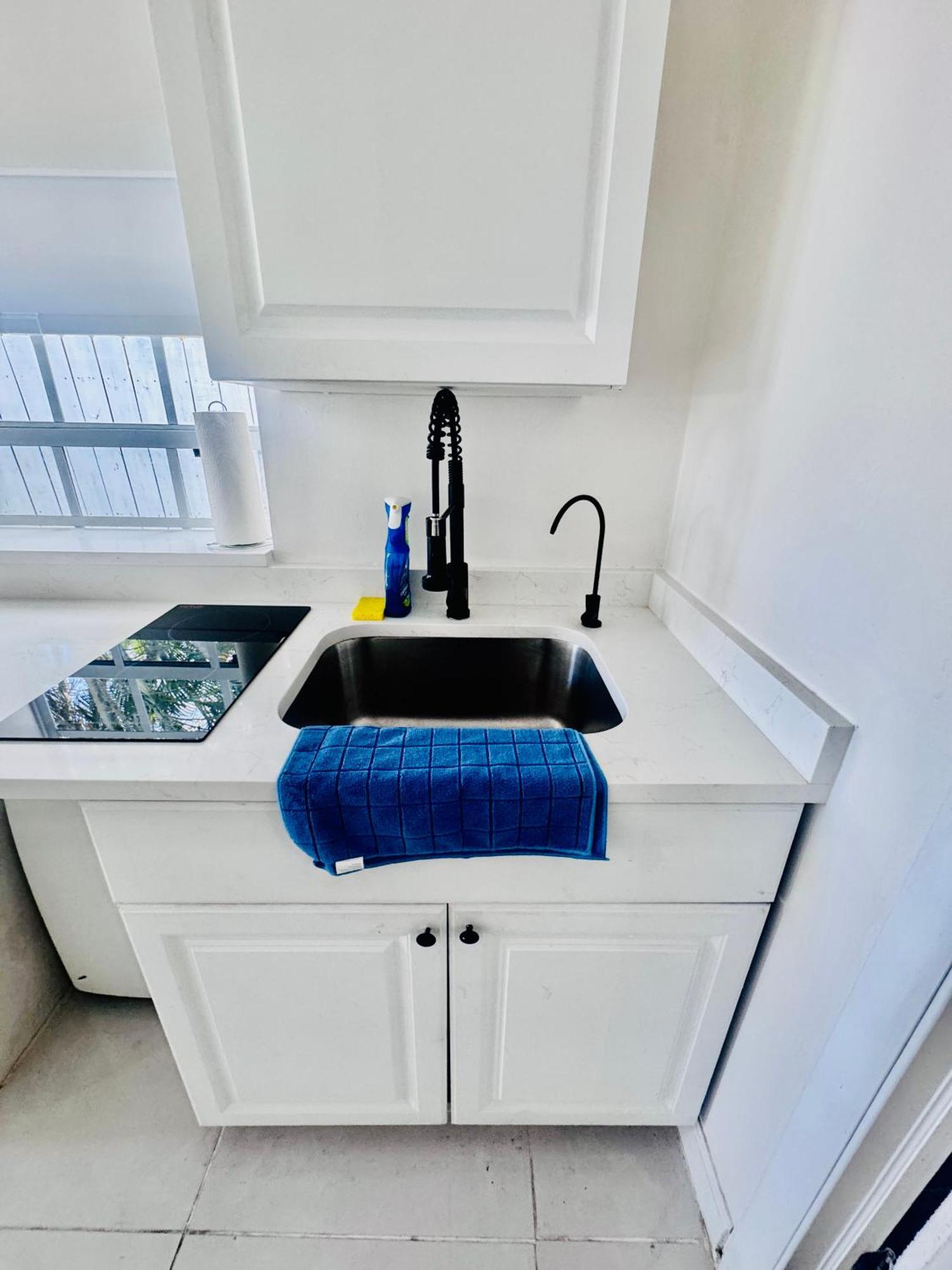 Modern Home - Termpurpedic Queen Bed, Laundry, Free Parkging, Ev Tesla Hollywood Ngoại thất bức ảnh