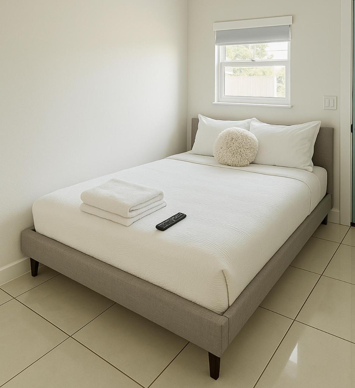 Modern Home - Termpurpedic Queen Bed, Laundry, Free Parkging, Ev Tesla Hollywood Ngoại thất bức ảnh